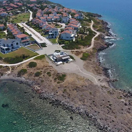 Villa Beachfront House In Cesme