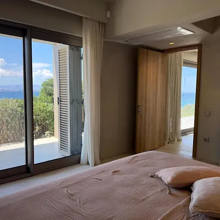Beachfront House In Cesme *
