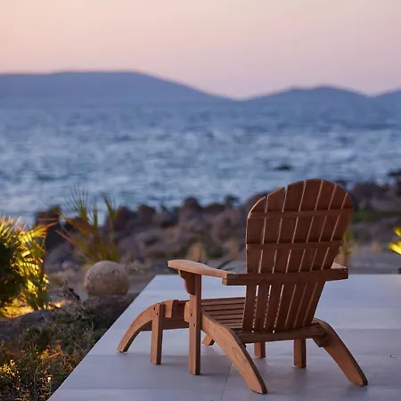 Beachfront House In Cesme