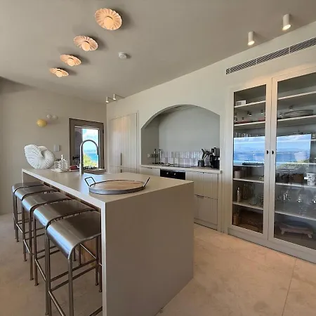 Beachfront House In Cesme