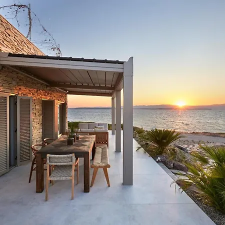 Villa Beachfront House In Cesme